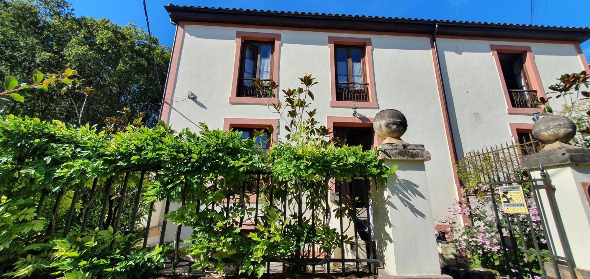 La Casona De La Vega Junto A Onís Exteriör bild